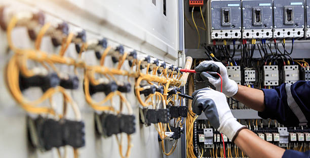 Professional Electrician technician working in Laguna Beach, CA